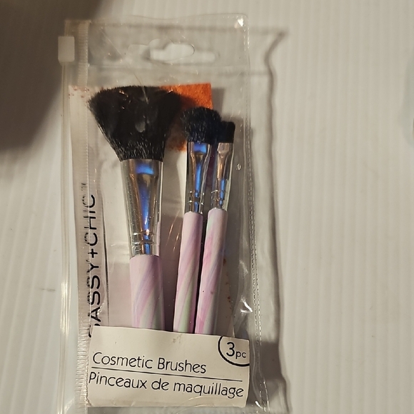 Silver Clutch for Make up &Brushes & Hand Cream , Soap & Stand For necklace . - Picture 4 of 12